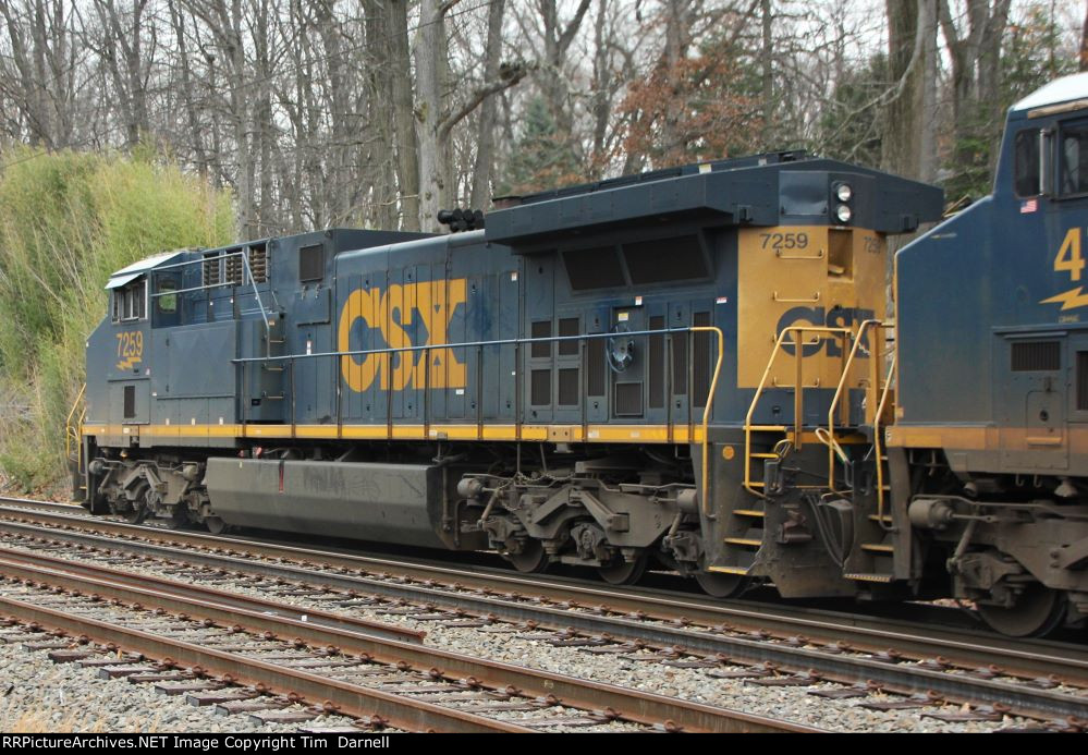 CSX 7259 leads M404